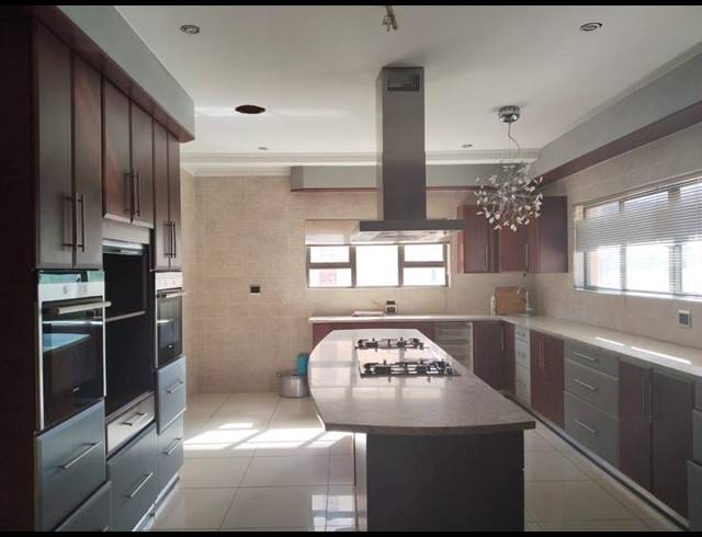 5 BEDROOM HOUSE FOR SALE IN CELTIC MEADOWS